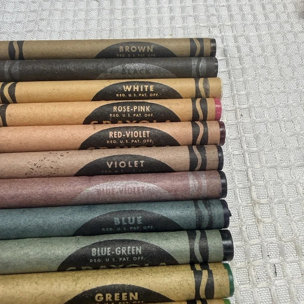 Crayola 16 Gold Medal School Crayons Complete Box Colors Binney Smith Vtg '38-42